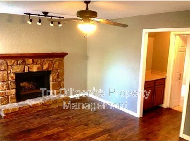 Building Photo - 14327 N Pennsylvania Ave