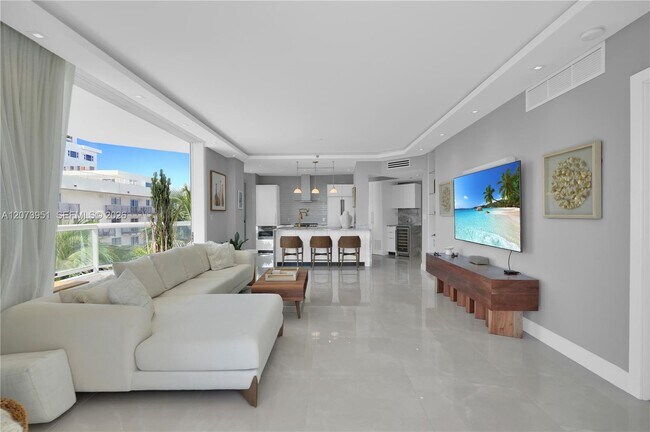 Building Photo - 4201 Collins Ave