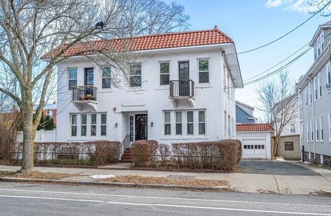 Building Photo - 185 Lafayette St
