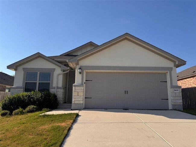 Building Photo - 5609 Bellissima Way