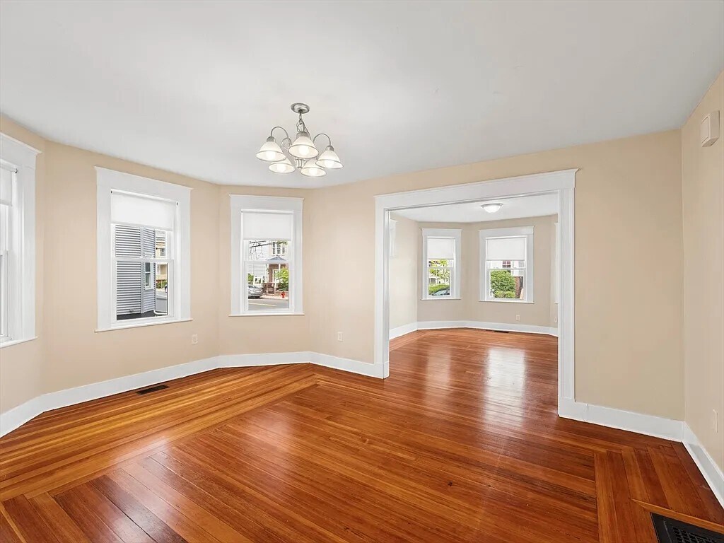 Building Photo - 115 Sagamore Ave