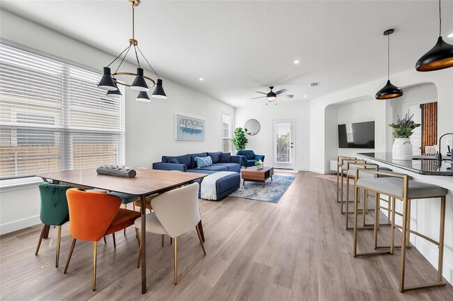 Building Photo - 12520 Anthology St