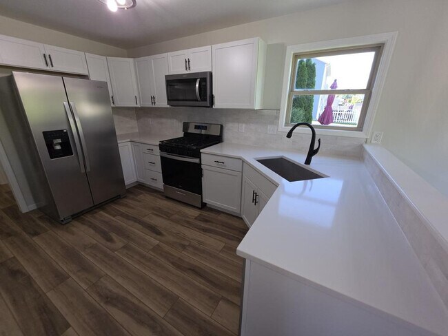 Building Photo - 1813 Rambling Rose Ln