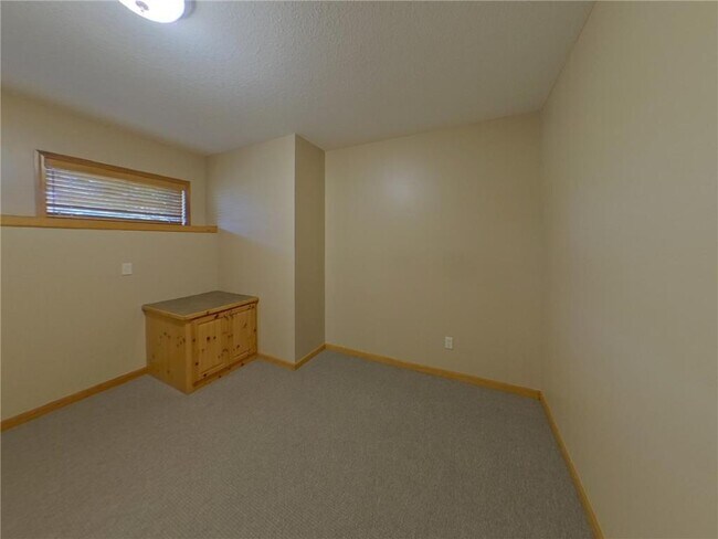Building Photo - 1202 Adrian Dr