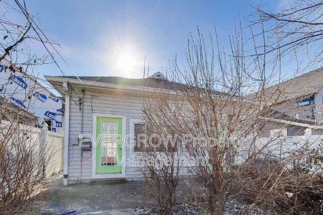 Building Photo - 1140 Hoyt Ave