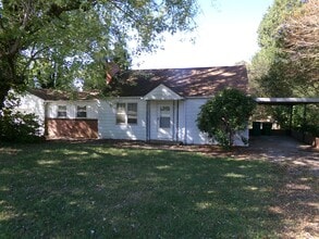 Building Photo - Walkertown Location