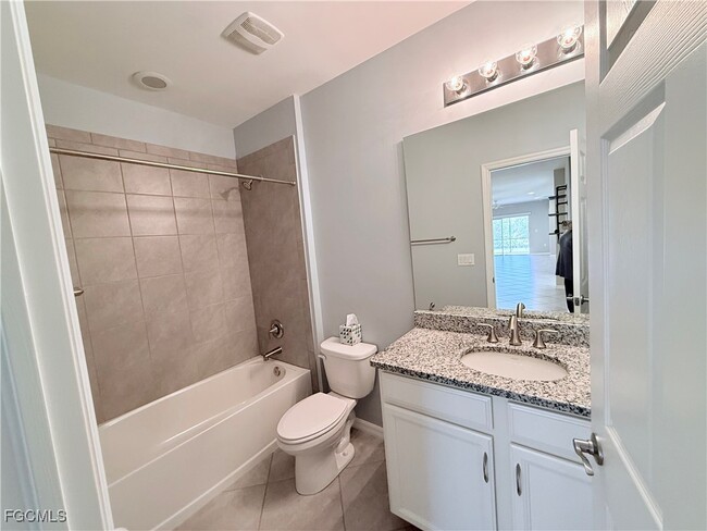 Building Photo - 4387 Dutchess Park Rd