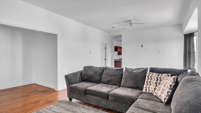 Building Photo - 1442 Main St