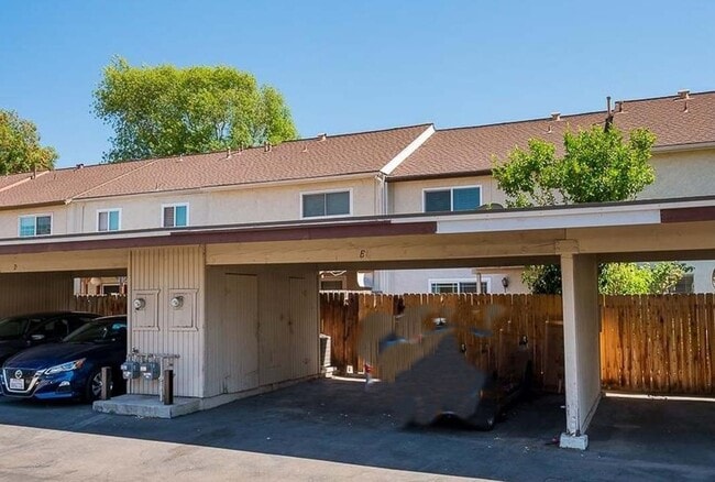 Building Photo - Very nice updated 3 Bedroom 1.5 bath Home