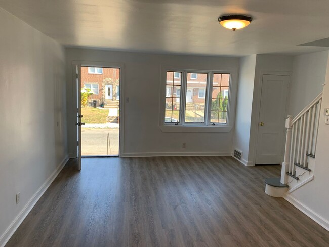 Building Photo - PHA house ONLY 4 bed 1 bath