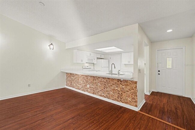 Building Photo - 18302 Aintree Ct