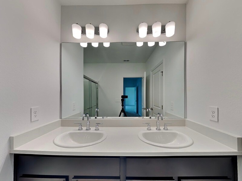 Building Photo - 258 Amber Way