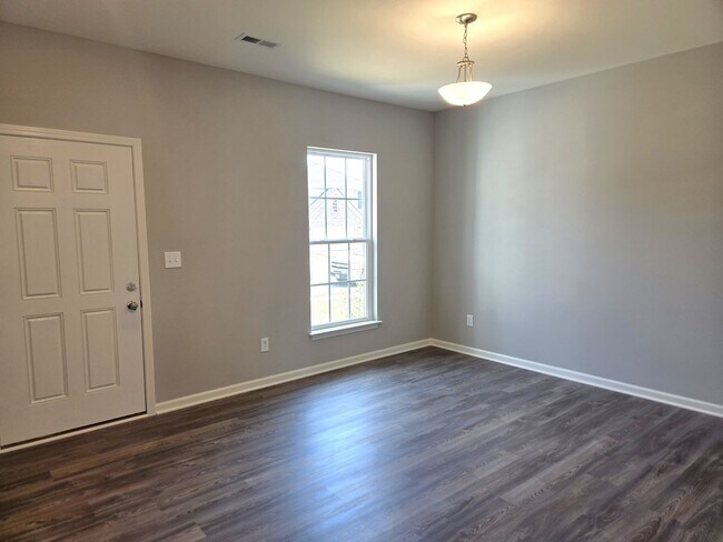 Building Photo - Masterson Hills  20260506