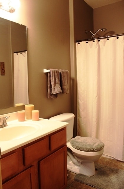 Building Photo - $1,350 | 3 Bedroom, 2 Bathroom Condo | Pet...