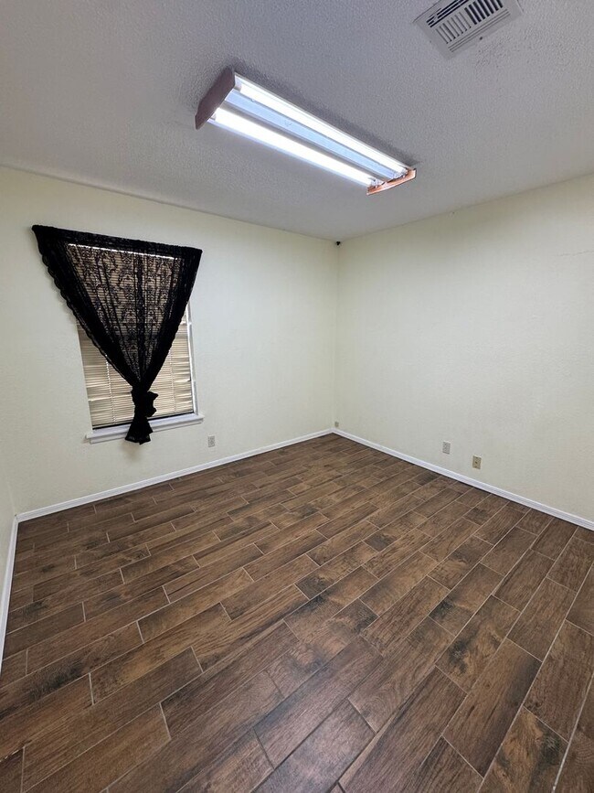 Building Photo - 4515 W Princeton Pl