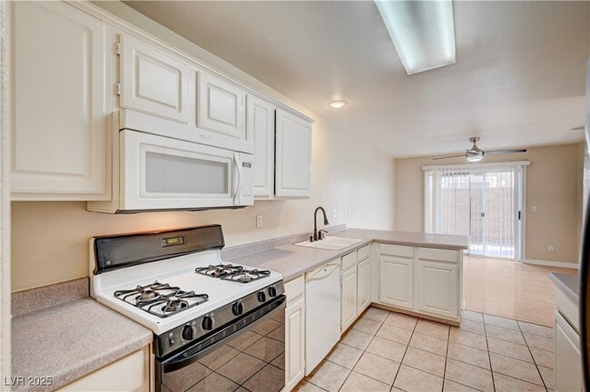 Building Photo - 10164 Tree Bark St