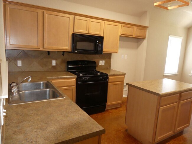 Building Photo - PRICE DROP !!