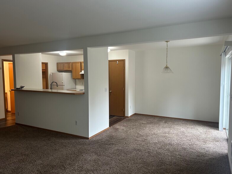 Building Photo - 919 College Ln NE