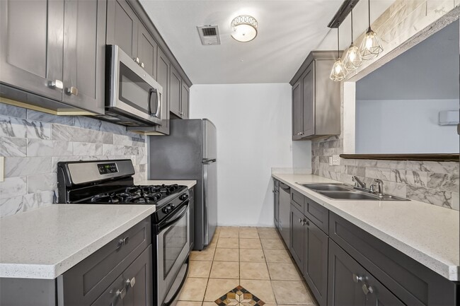 Building Photo - 13010 Abalone Way