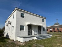 Building Photo - 546 55th St