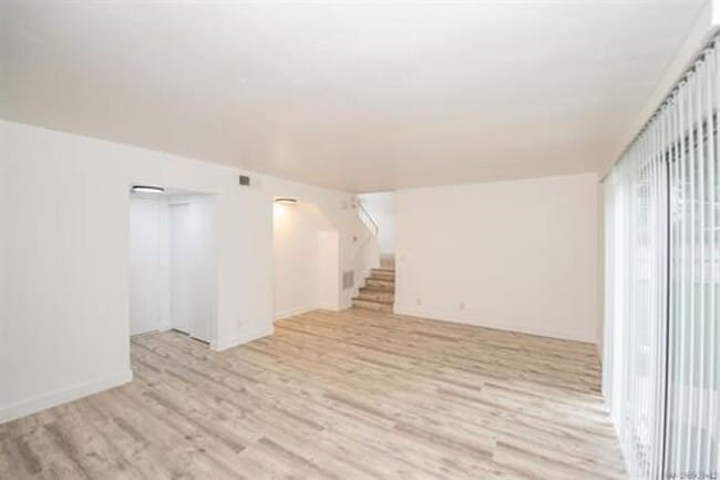 Building Photo - Encinitas 4br  2 car garage granite kitchen Huge Yard Home Remodeled TEXT 858-774-1574 $6290