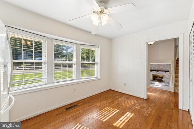 Building Photo - 1730 Pine Valley Dr