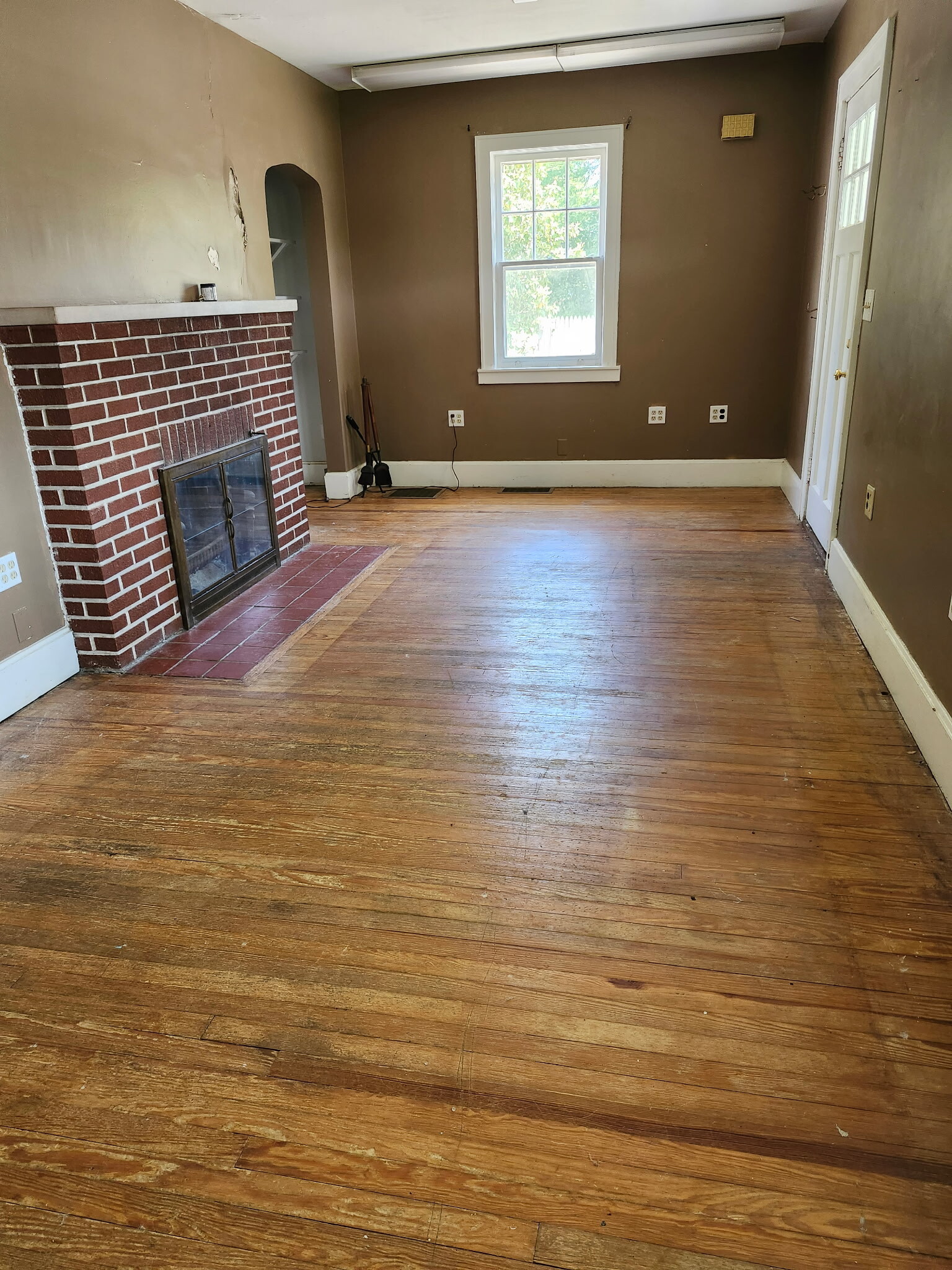 Family room: This is old pic. has new floor - 8330 Clough Pike