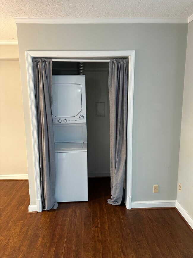 Building Photo - 2601 Arlington Blvd