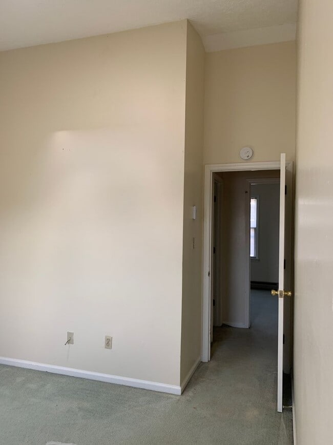 Building Photo - 138 Adams Ln