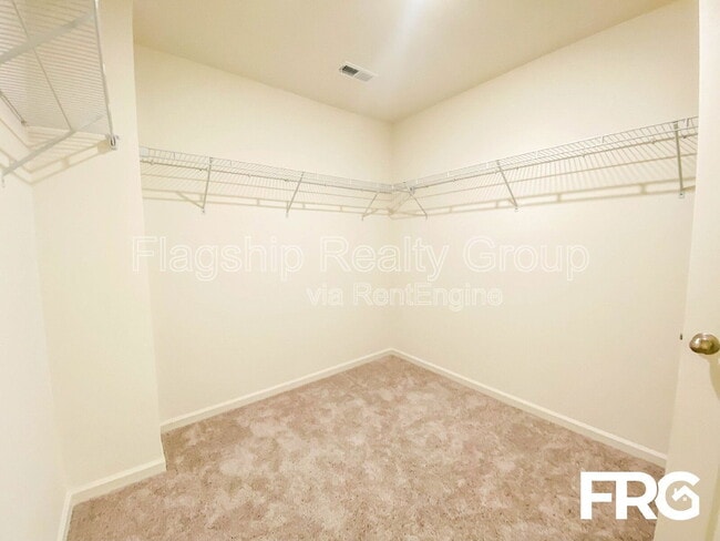 Building Photo - 300 Kenison Way