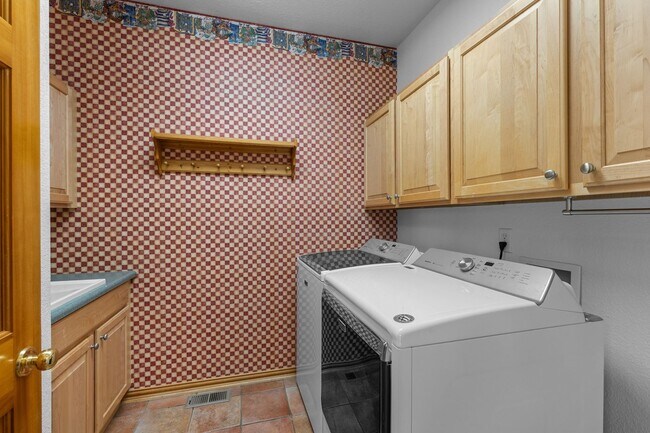 Building Photo - 10197 S Fairgate Way