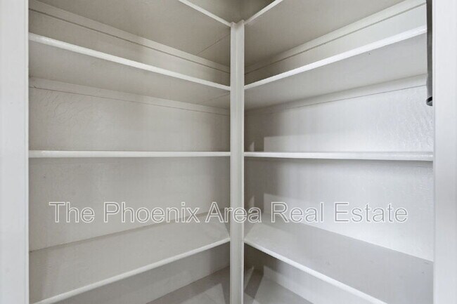 Building Photo - 3061 W Jasper Butte Dr