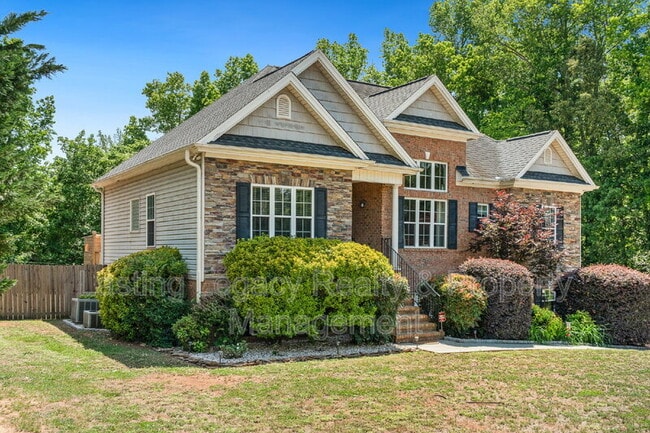Building Photo - 187 Marbrook Dr