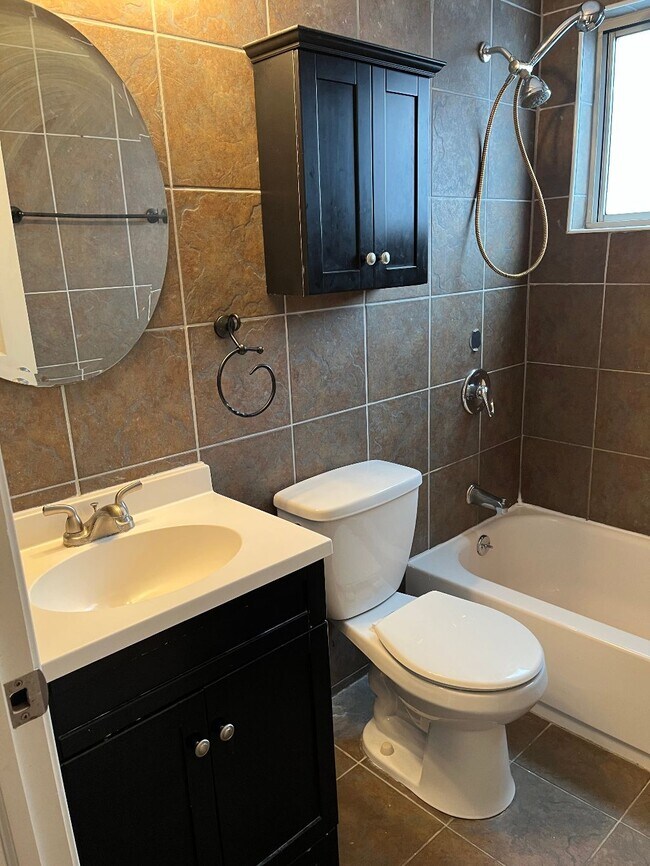 Bathroom - 1808 S 17th St