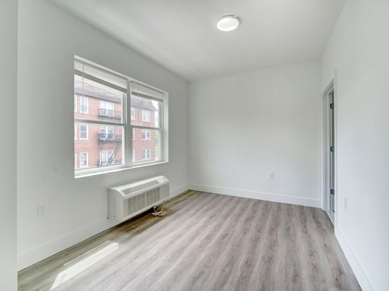 Building Photo - 1127 Stuyvesant Ave.
