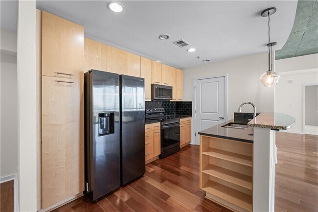 Building Photo - 3324 Peachtree Rd