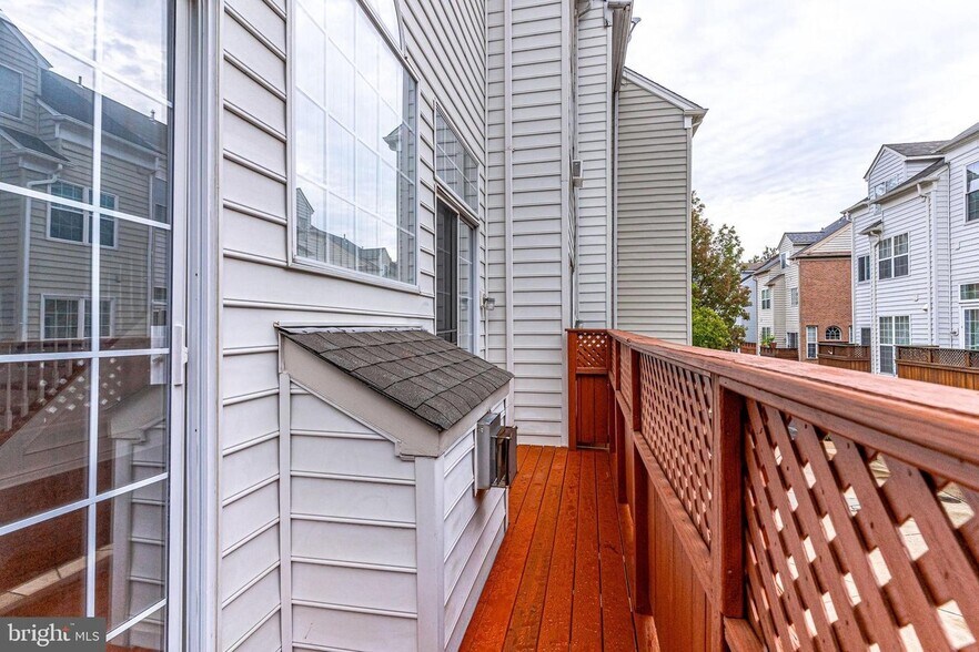 Building Photo - 6034 Ricketts Walk