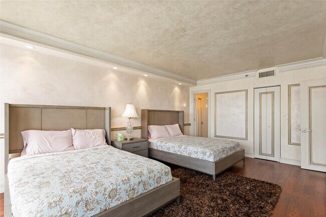 Building Photo - 2917 S Ocean Blvd