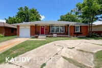 Building Photo - 305 W Coe Dr