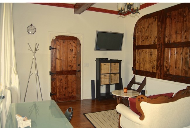 Front Entry - 3916 Carnavon Way