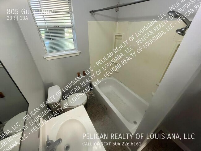 Building Photo - 805 Gulf Dr