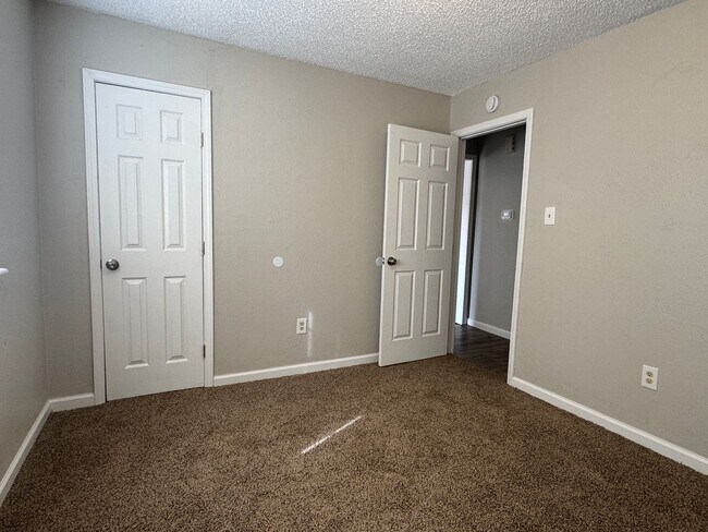 Building Photo - 6707 SW Beta Ave