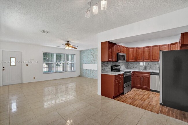 Building Photo - 6540 McKinley St