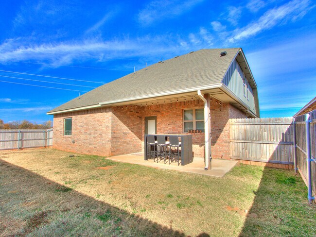 Building Photo - 6322 NW 178th Ter