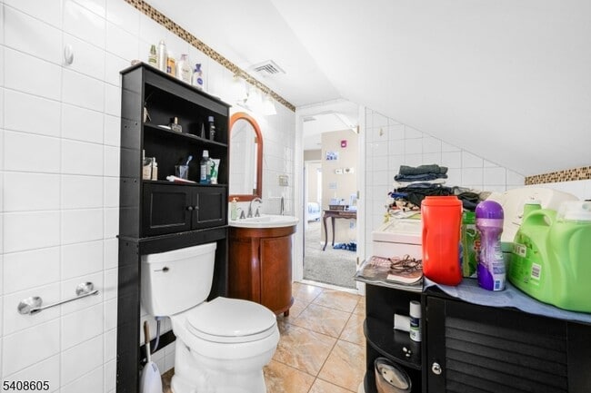 Building Photo - 12 Main Rd