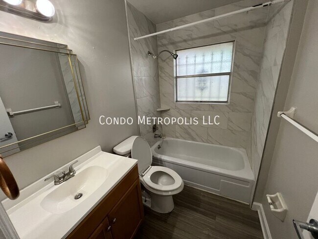 Building Photo - 7924 Sun Vista Way