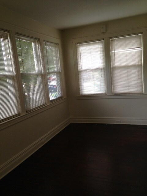 SUNROOM - 17 Blake Ave