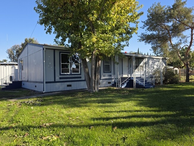 Primary Photo - 13542 Trinity Ave