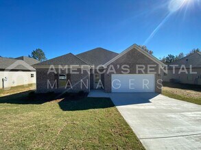 Building Photo - Home for Rent in Lincoln, AL!!!   View with 48 Hours Notice!