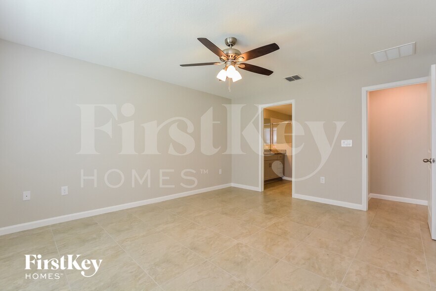 Building Photo - 481 Earhart Dr